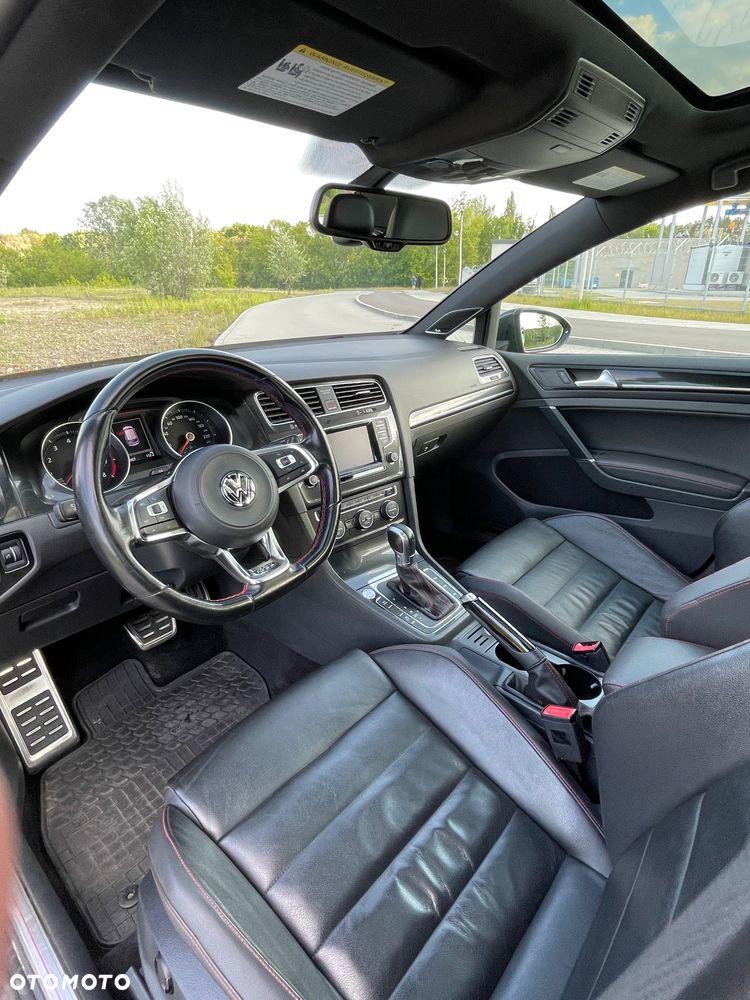 Volkswagen Golf - 11