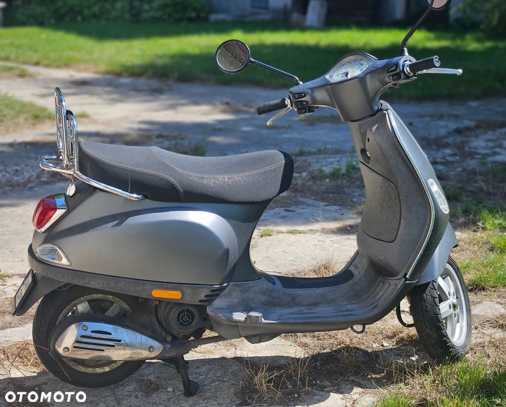 Piaggio Vespa - 2