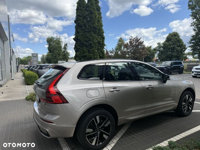 Volvo XC 60 B5 B AWD Plus Dark - 17