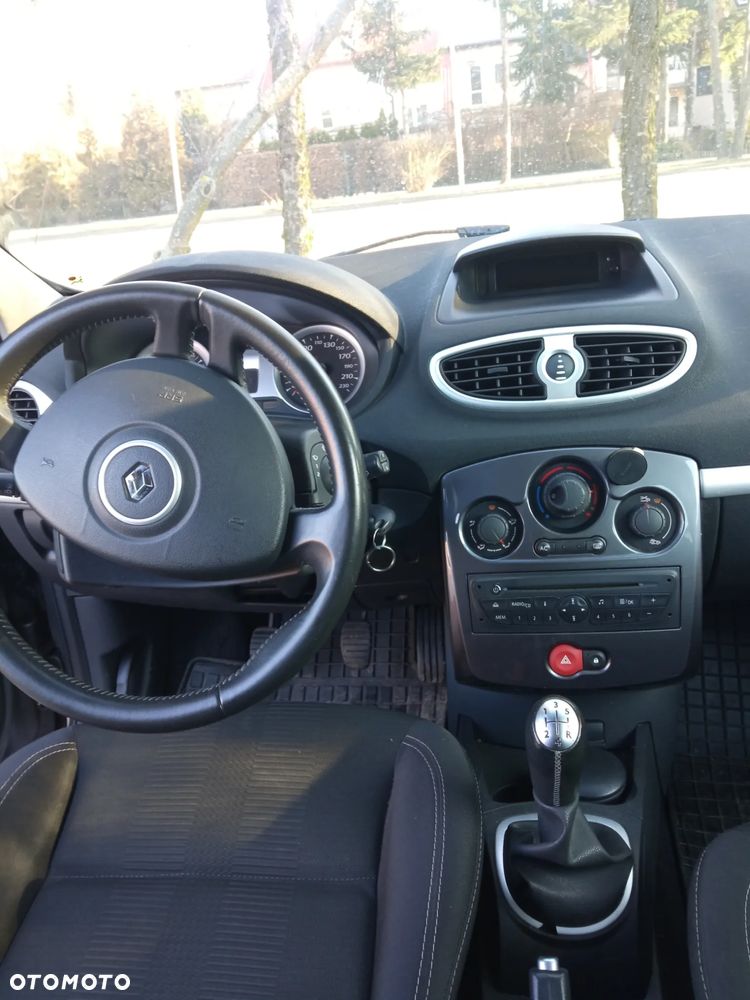 Renault Clio 1.2 16V Alize - 5