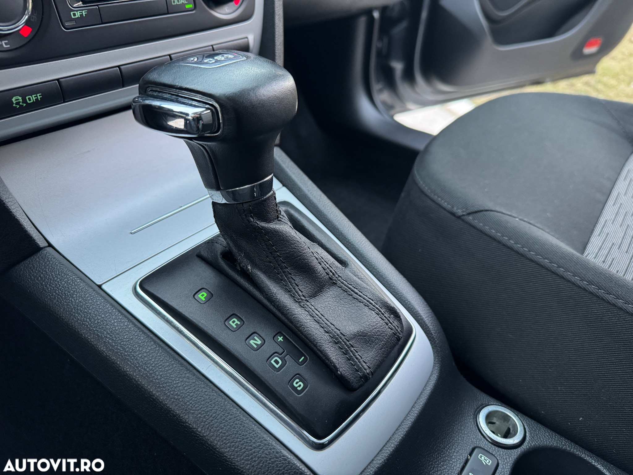 Skoda Octavia 1.6 TDI Ambiente DSG - 12