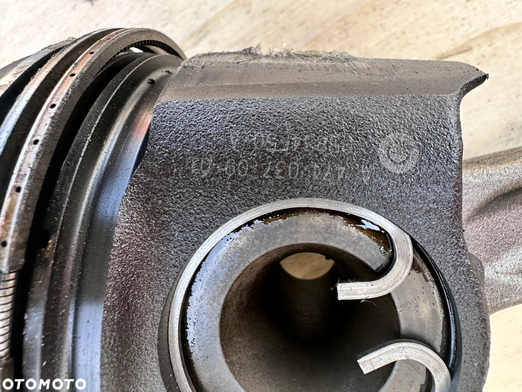 Tłok tłoki Mercedes Actros MP4 A4710370901 OM471 - 4