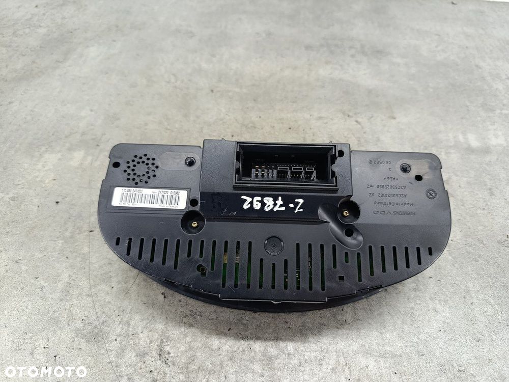 LICZNIK VW GOLF V 1K0920860P V3354110 1.4 FSI - 8