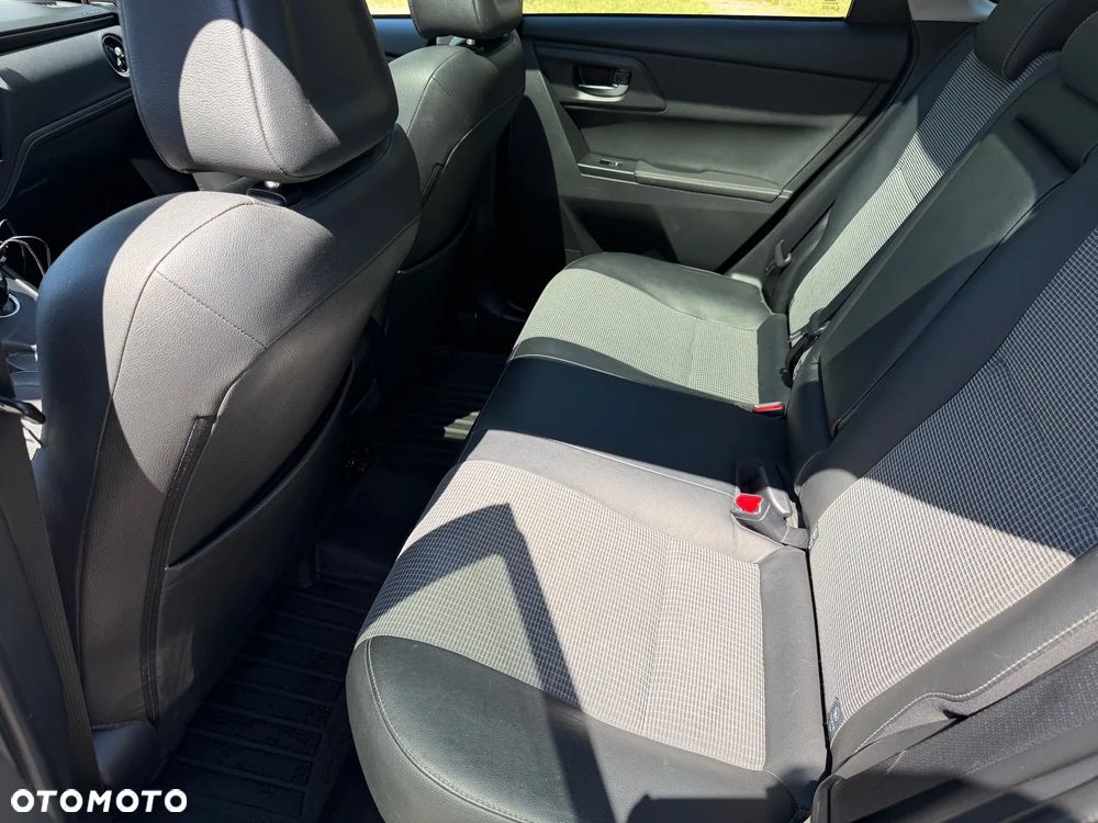 Toyota Auris - 4