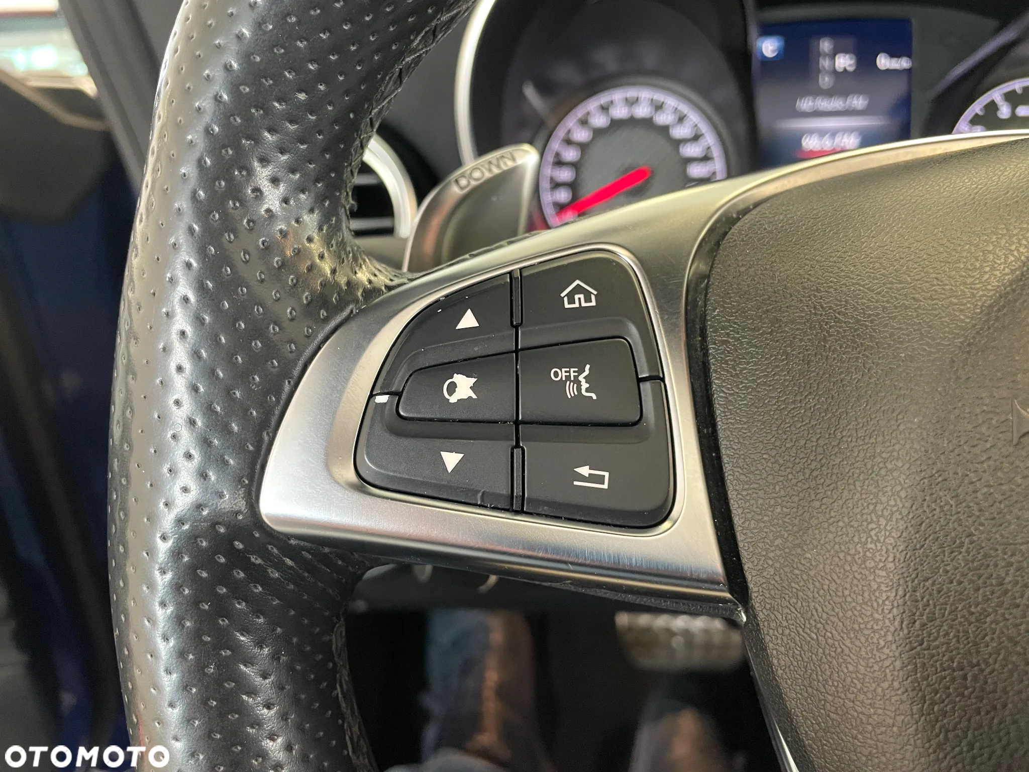 Mercedes-Benz Klasa C AMG 63 Coupe AMG Speedshift 7G-MCT - 12