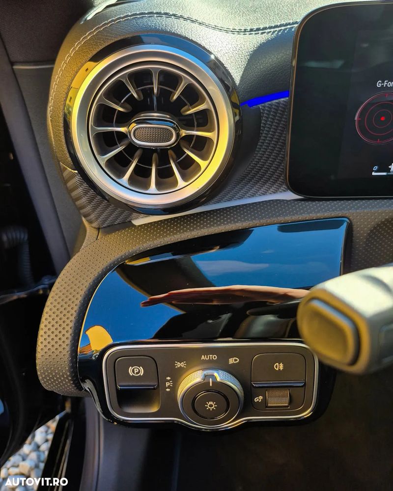 Mercedes-Benz CLA - 32