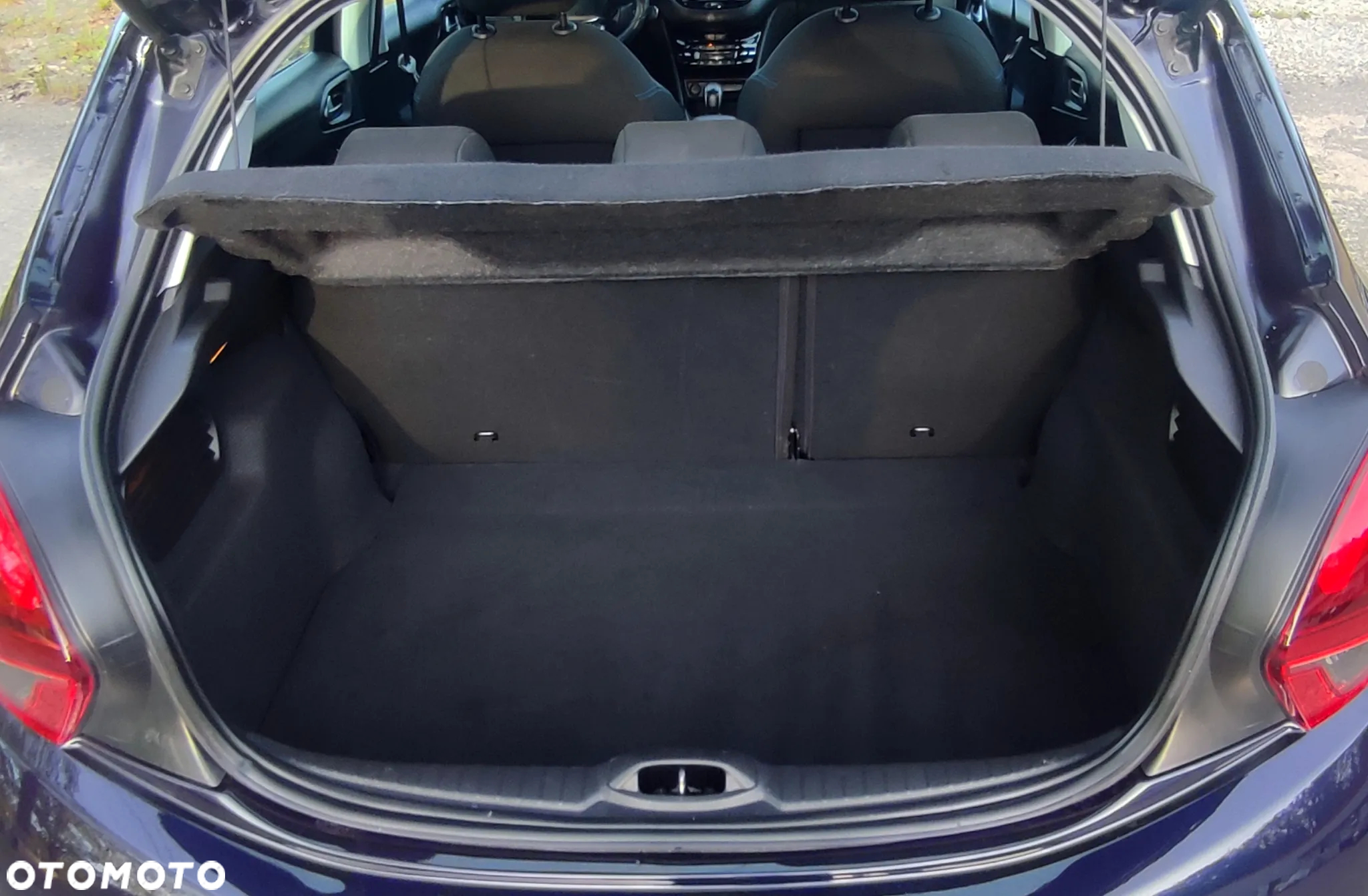 Peugeot 208 - 29