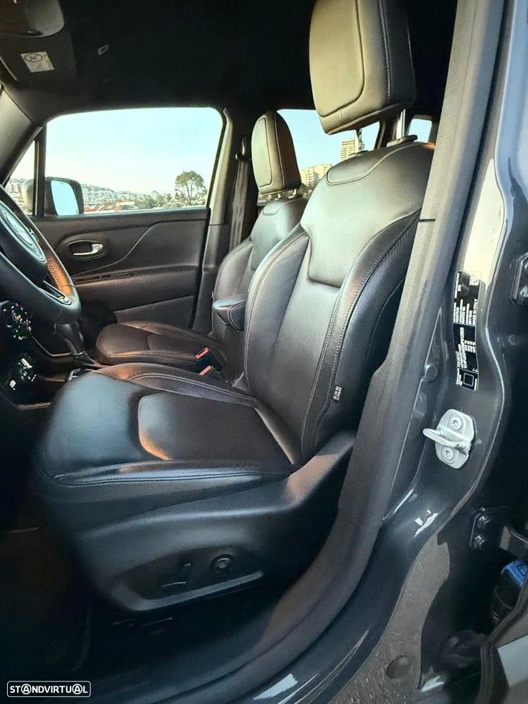 Jeep Renegade 1.3 T-GDI 4xe Auto Limited - 13