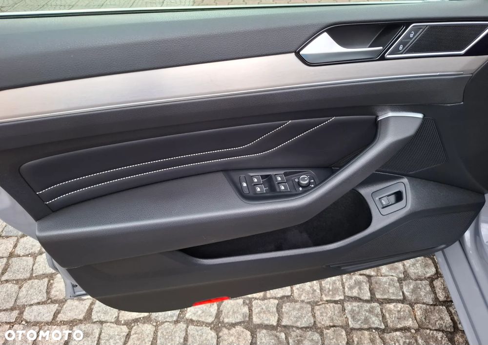Volkswagen Passat Variant 1.5 TSI EVO Elegance DSG - 30