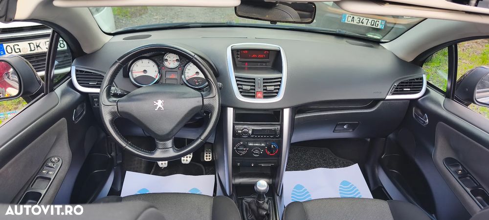 Peugeot 207 - 8