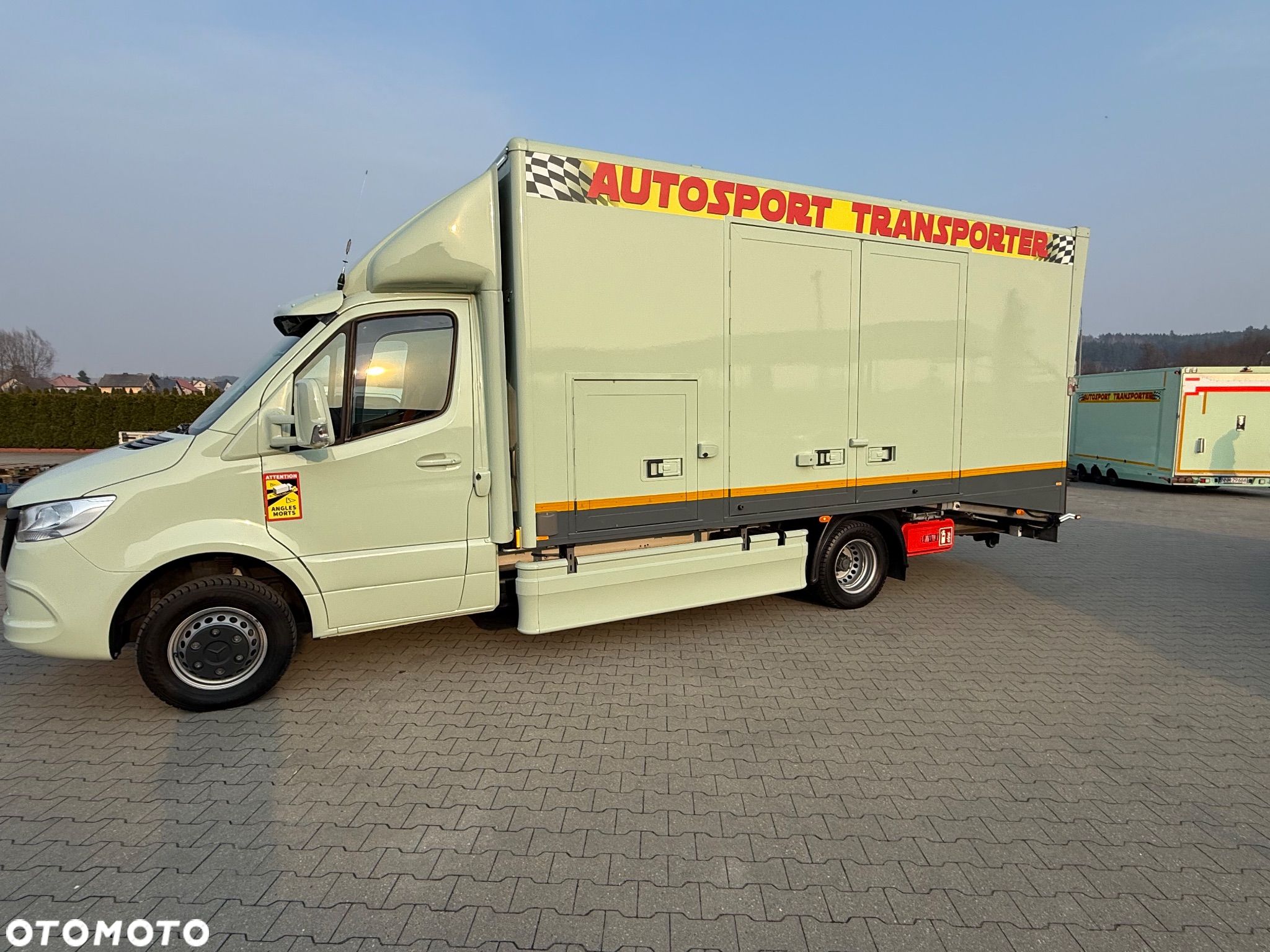 Mercedes-Benz Sprinter - 1