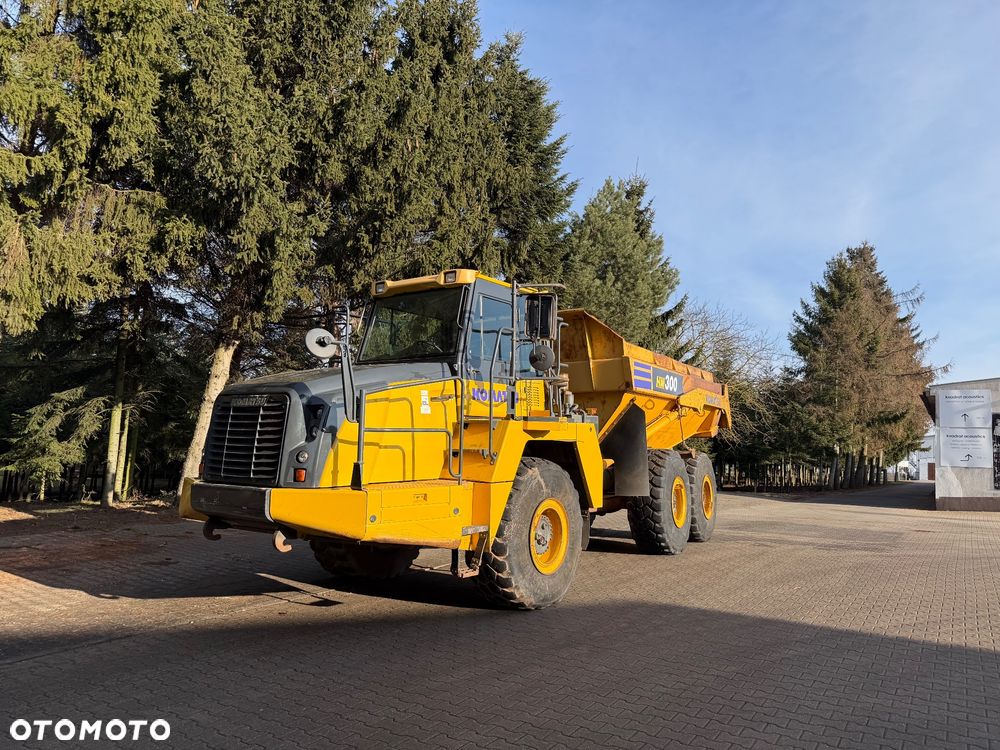 Komatsu HM300-3 - 1