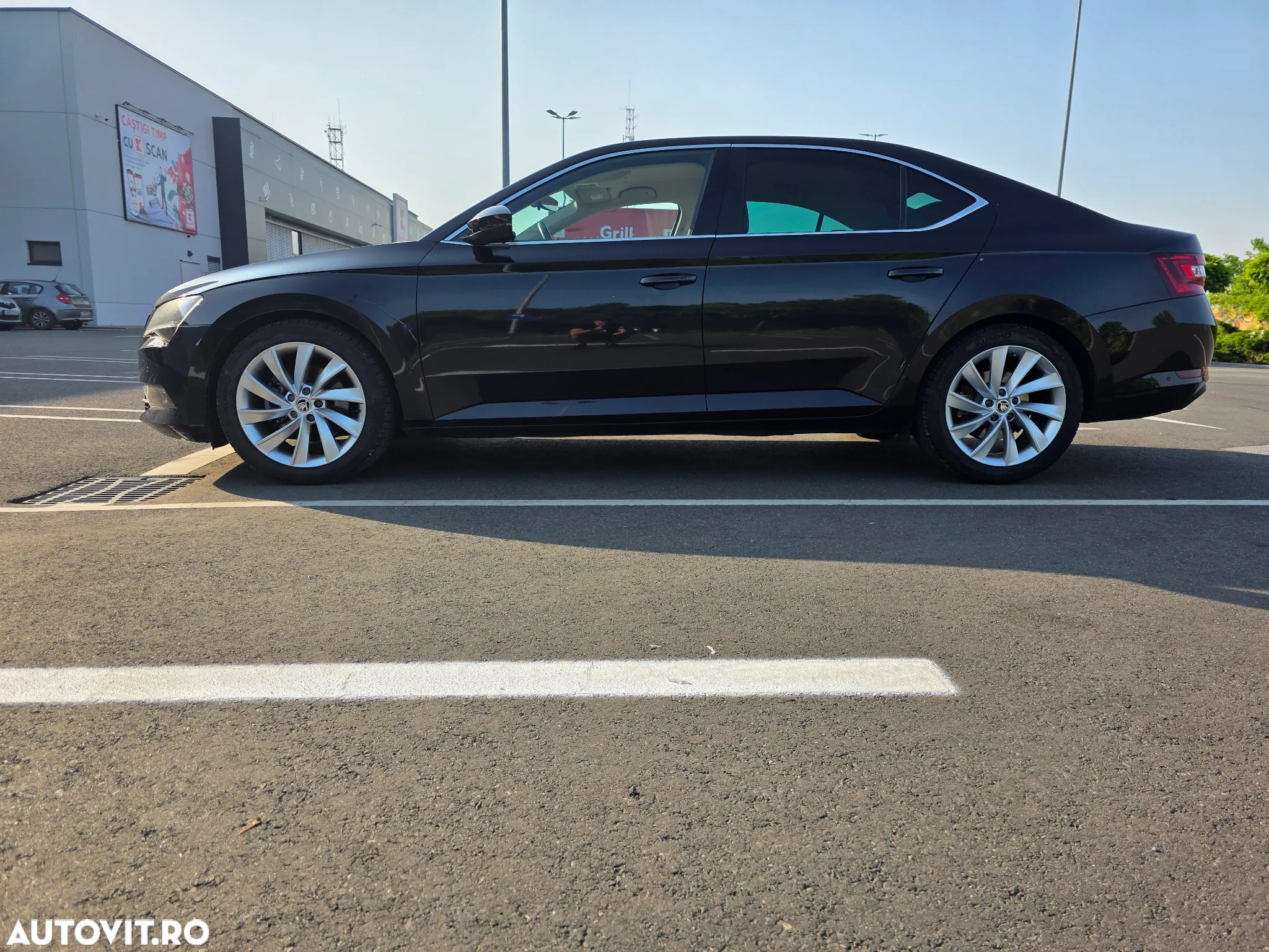 Skoda Superb 2.0 TDI DSG Style - 4