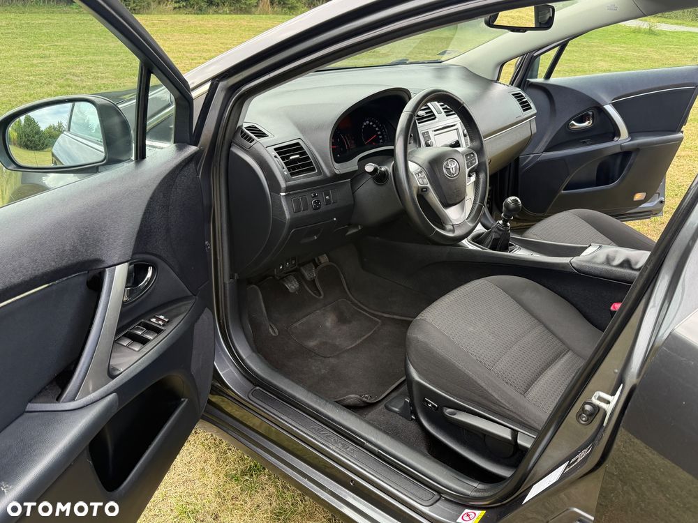 Toyota Avensis 2.0 D-4D Active - 28