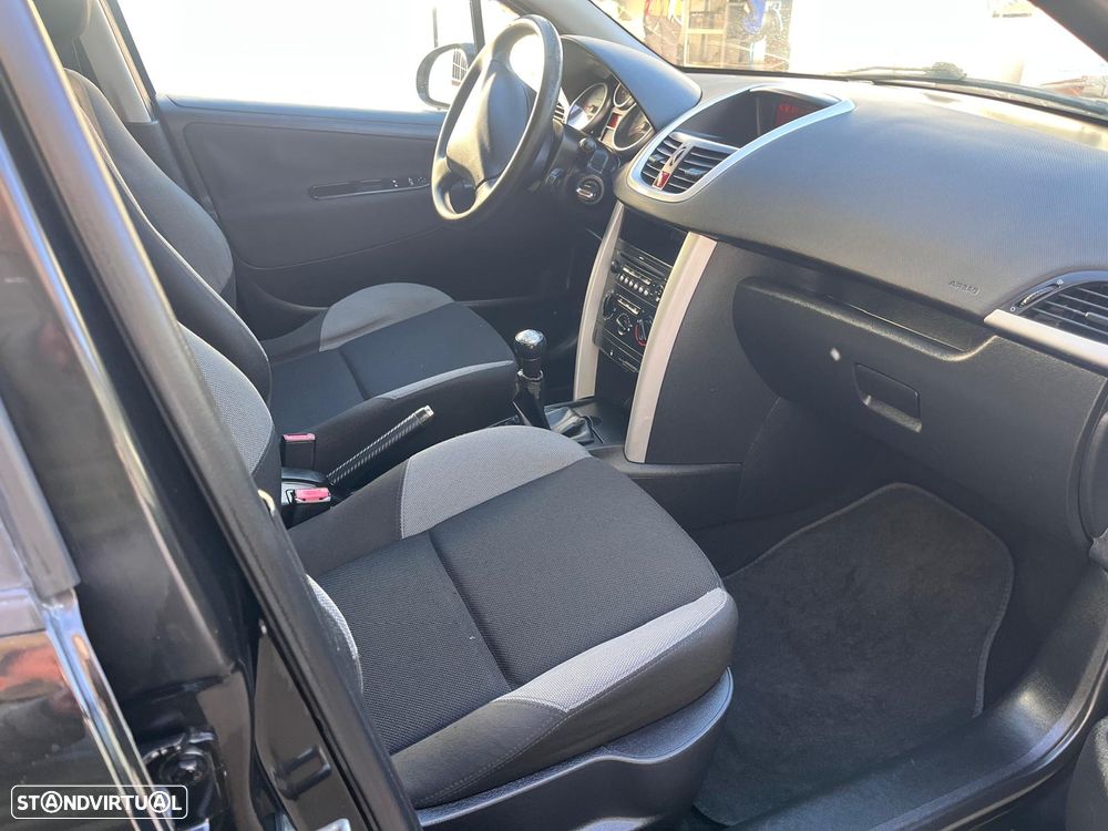 Peugeot 207 1.4 HDi Urban - 6