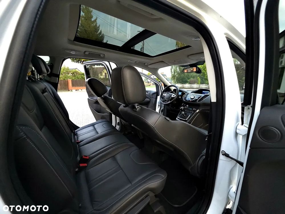Ford Kuga 2.0 TDCi FWD Titanium Plus - 36
