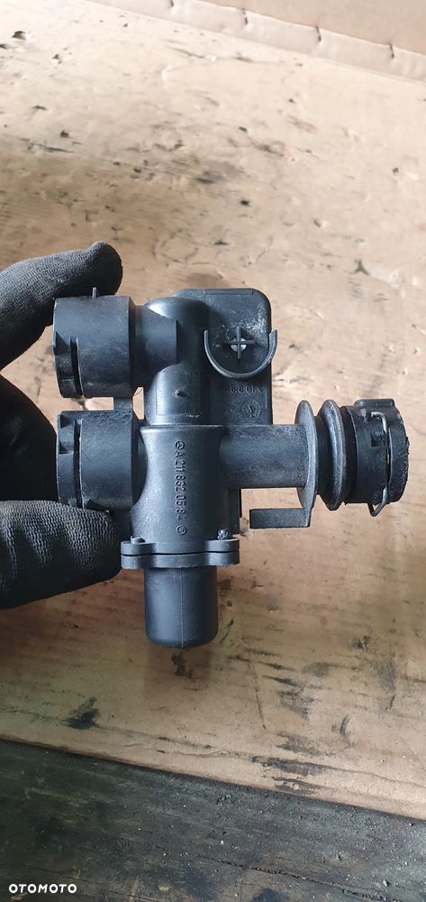 Zawór nagrzewnicy wody płynu elektrozawór Mercedes E-Klasa W211 3.2 CDI A2118320584 - 4