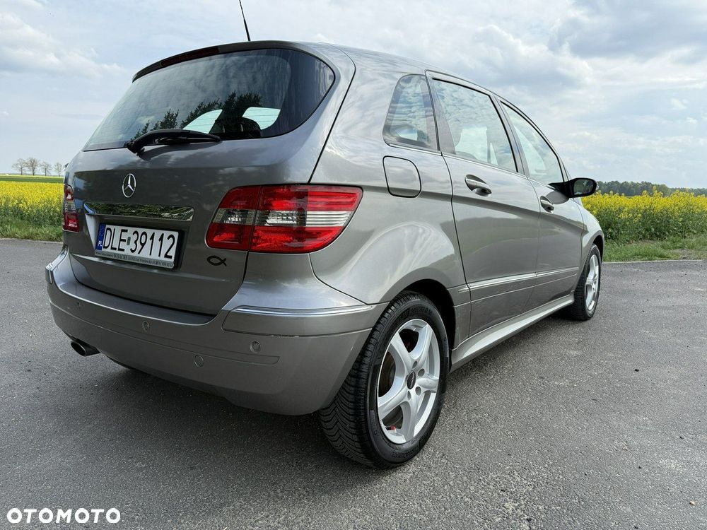 Mercedes-Benz Klasa B 150 Special Edition - 27