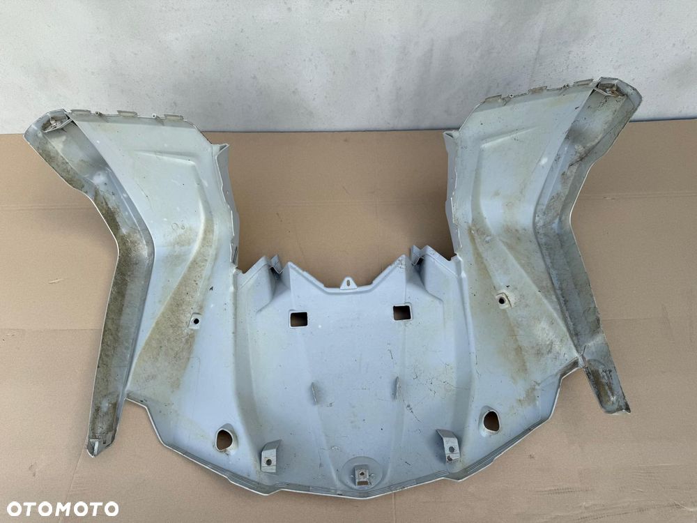 Przedni plastik owiewka Can-Am Outlander 570 G2 - 12