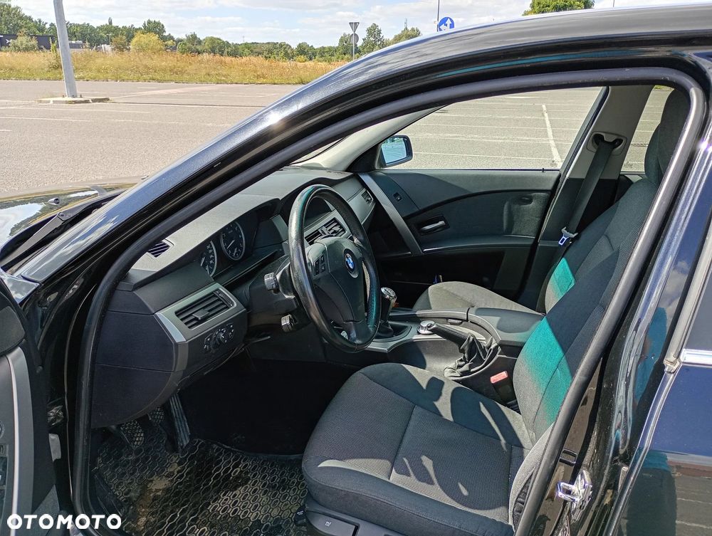 BMW Seria 5 523i - 7