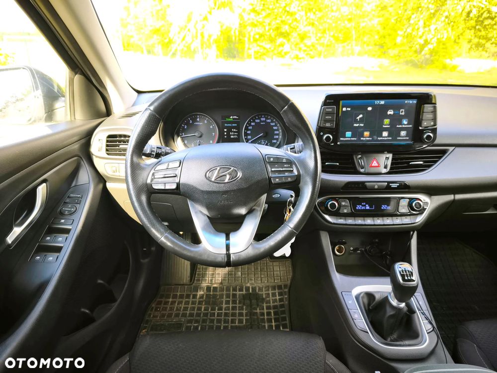 Hyundai i30 1.4 T-GDI Family+ - 11
