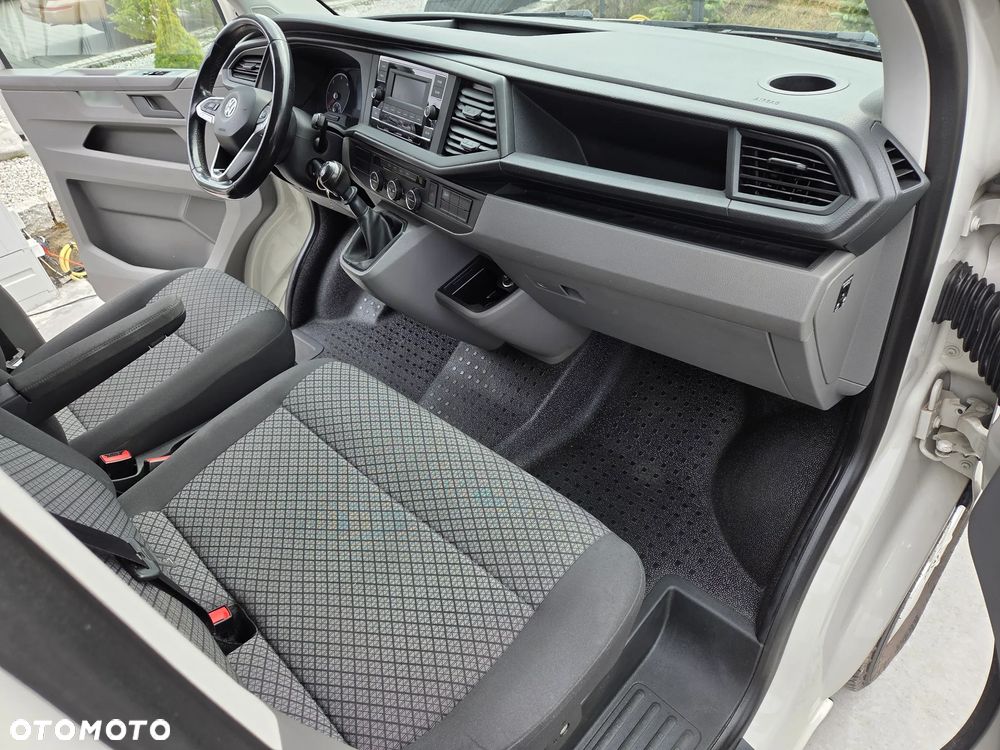 Volkswagen Caravelle 2.0 TDI L2 Comfortline - 4