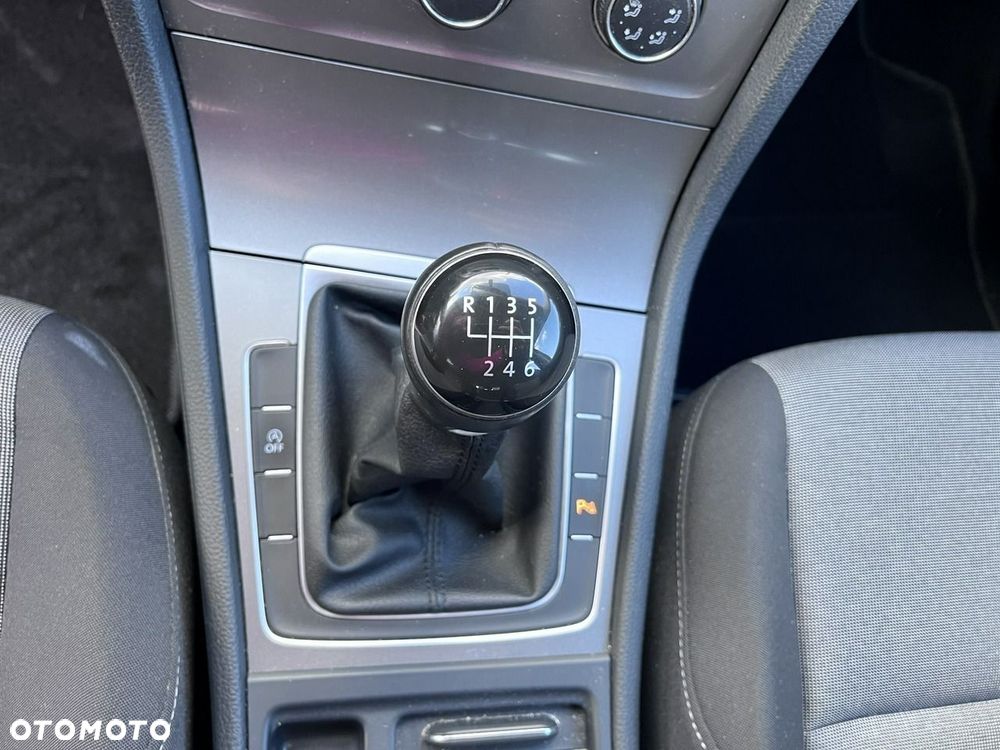 Volkswagen Golf - 20