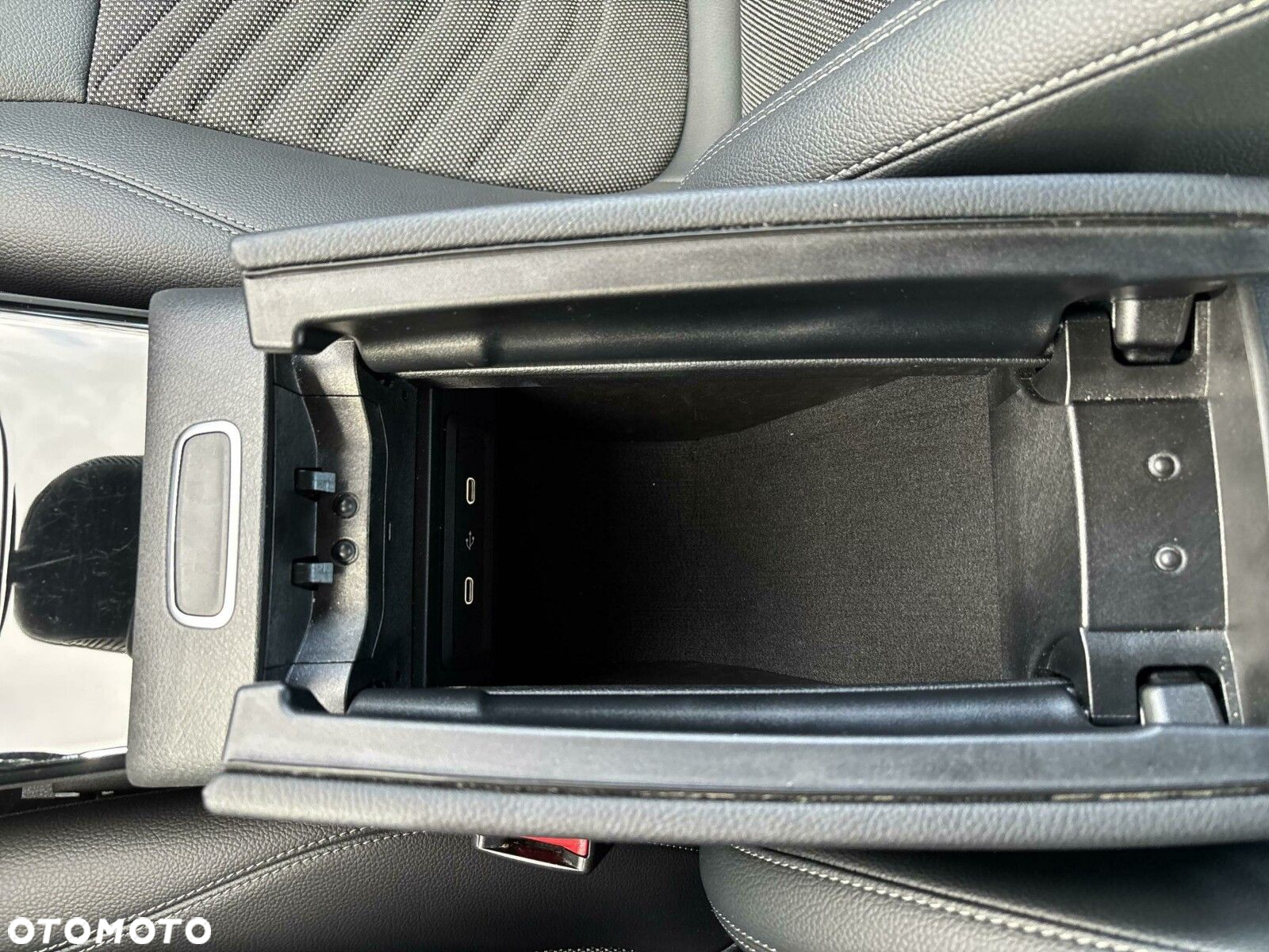 Mercedes-Benz CLA 200 Progressive 7G-DCT - 28