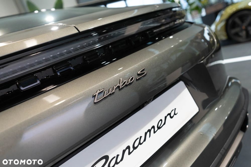 Porsche Panamera Turbo S E-Hybrid PHEV - 38