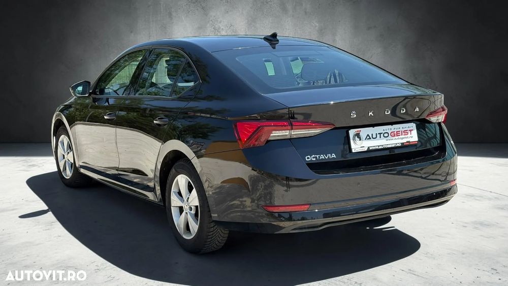 Skoda Octavia 2.0 TDI DSG Ambition - 6