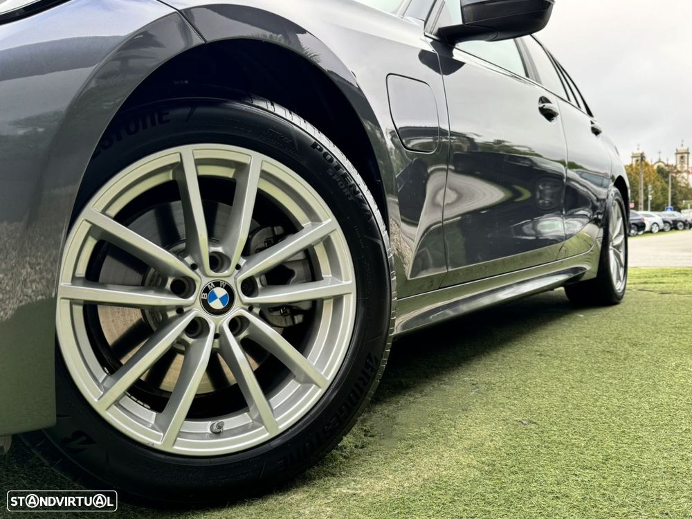 BMW 320 e Touring Auto - 5