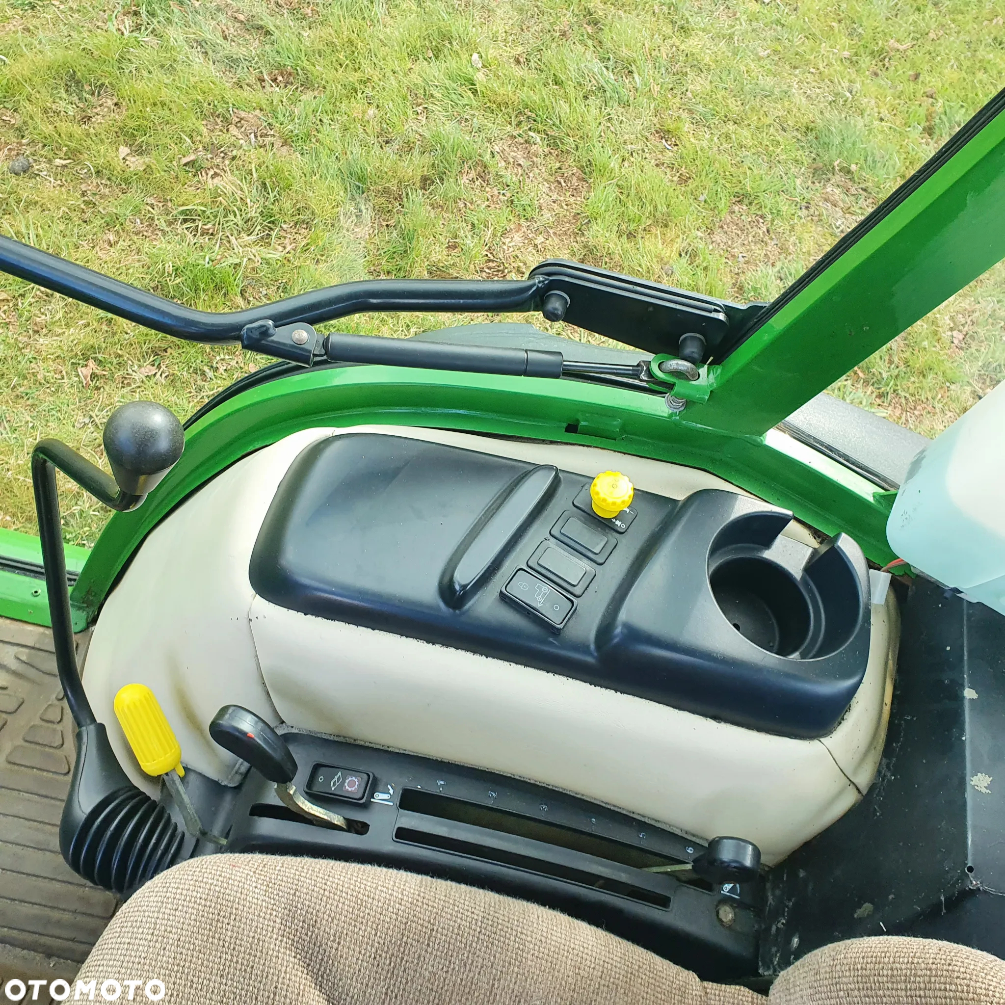 John Deere 3520 - 15