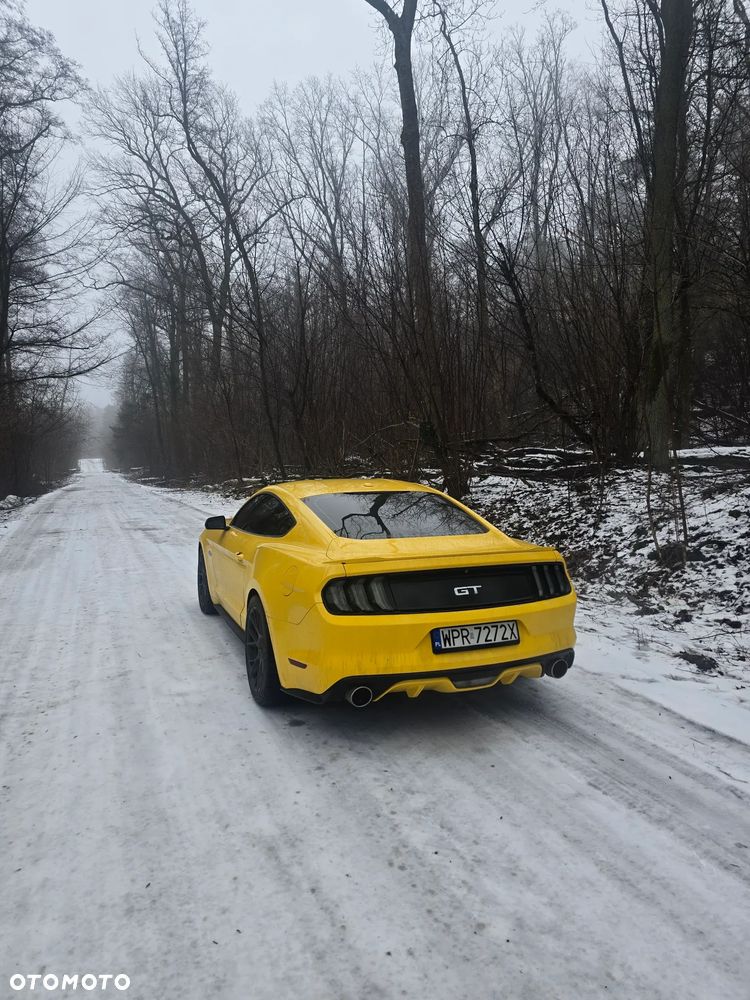 Ford Mustang 5.0 V8 GT - 4