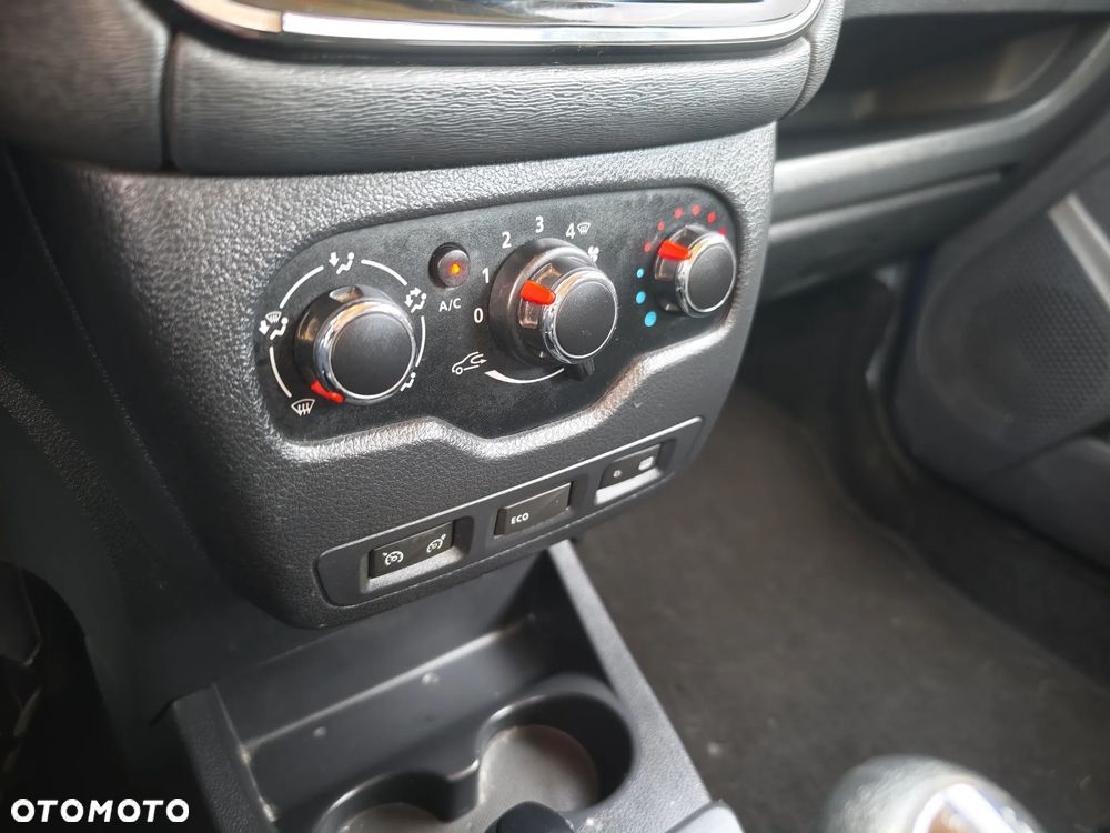 Dacia Dokker SCe 100 Celebration - 30