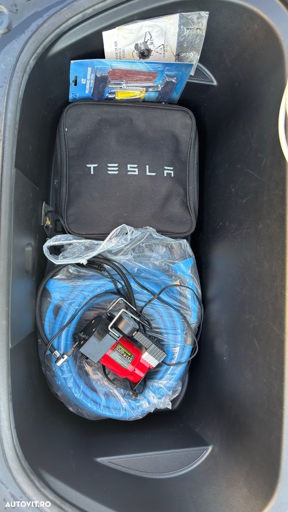 Tesla Model Y - 19
