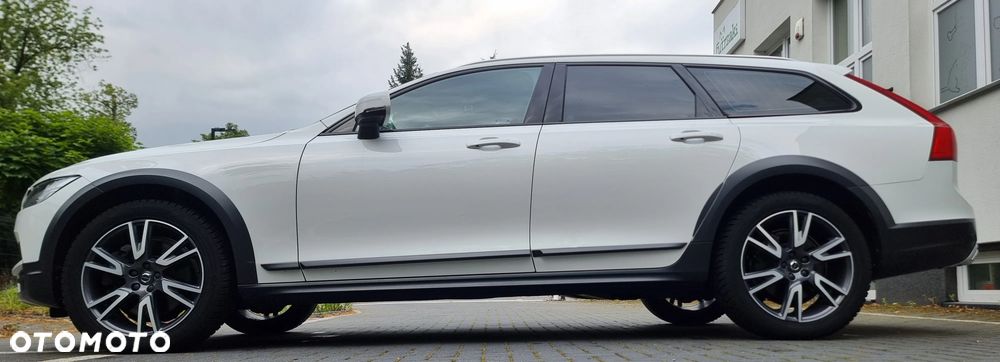 Volvo V90 Cross Country B5 D AWD Ultimate - 4