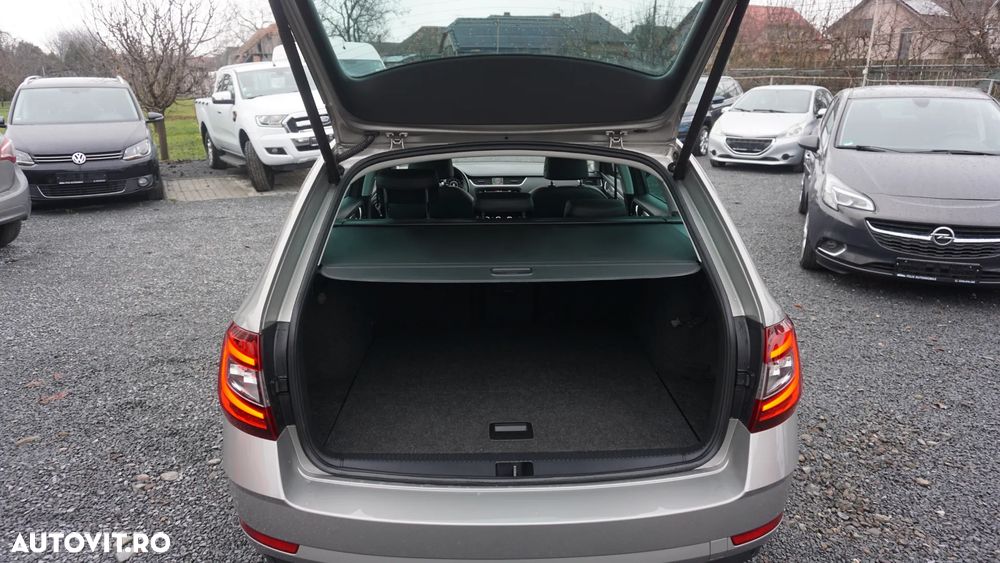 Skoda Octavia Combi 1.6 TDI DSG Premium Edition - 13