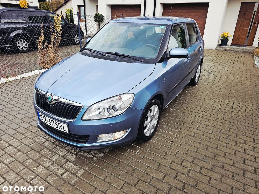 Skoda Fabia 2011 photo 3
