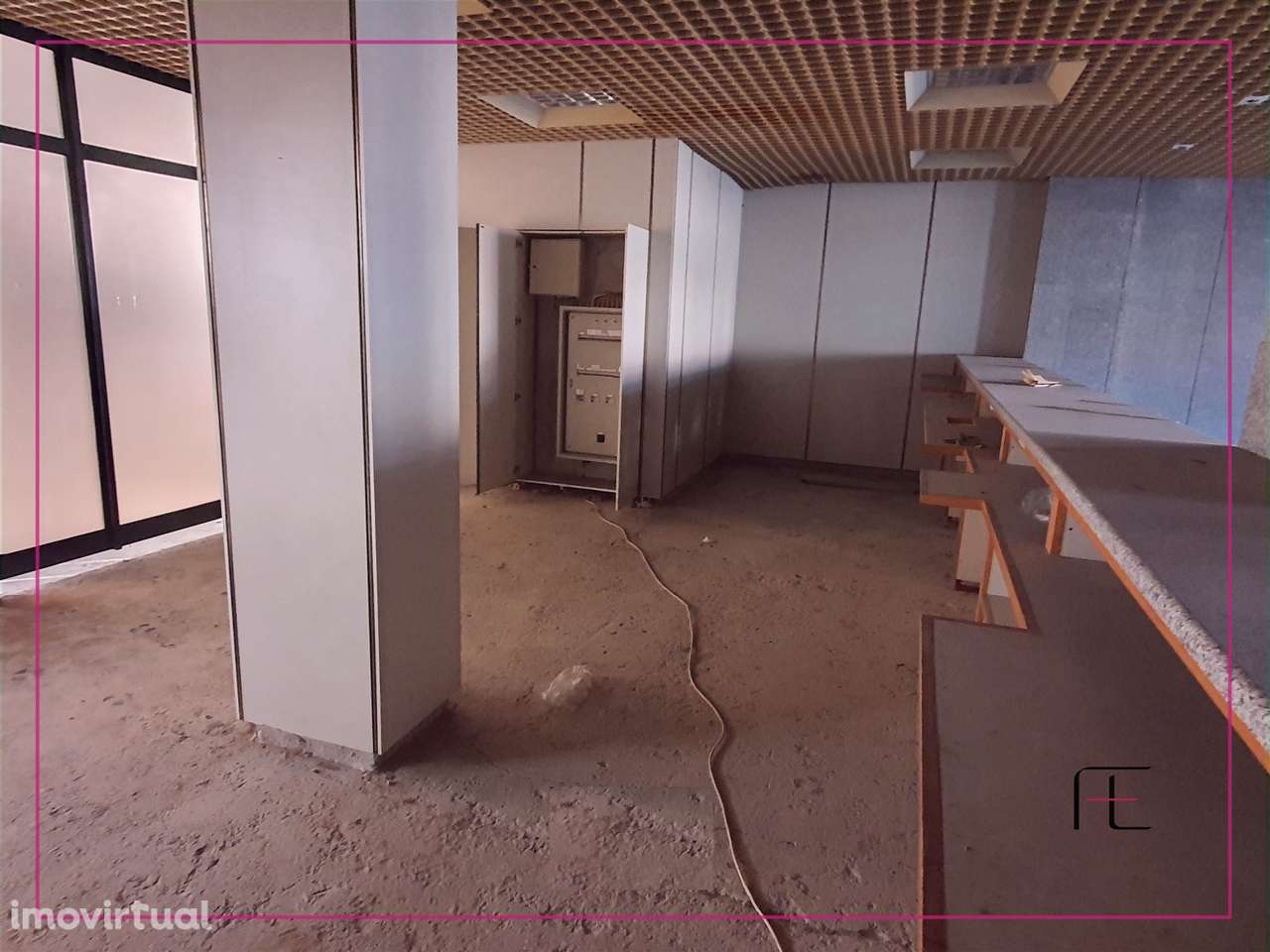 Loja de rua com 211 m2, frente para EN 109, Valadares - Grande imagem: 4/32