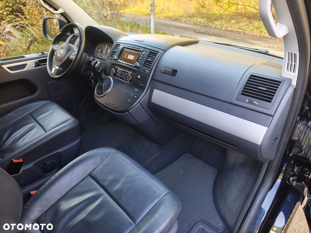 Volkswagen Multivan - 15