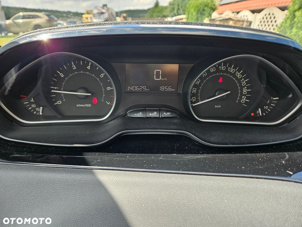 Peugeot 208 82 PureTech Style - 13