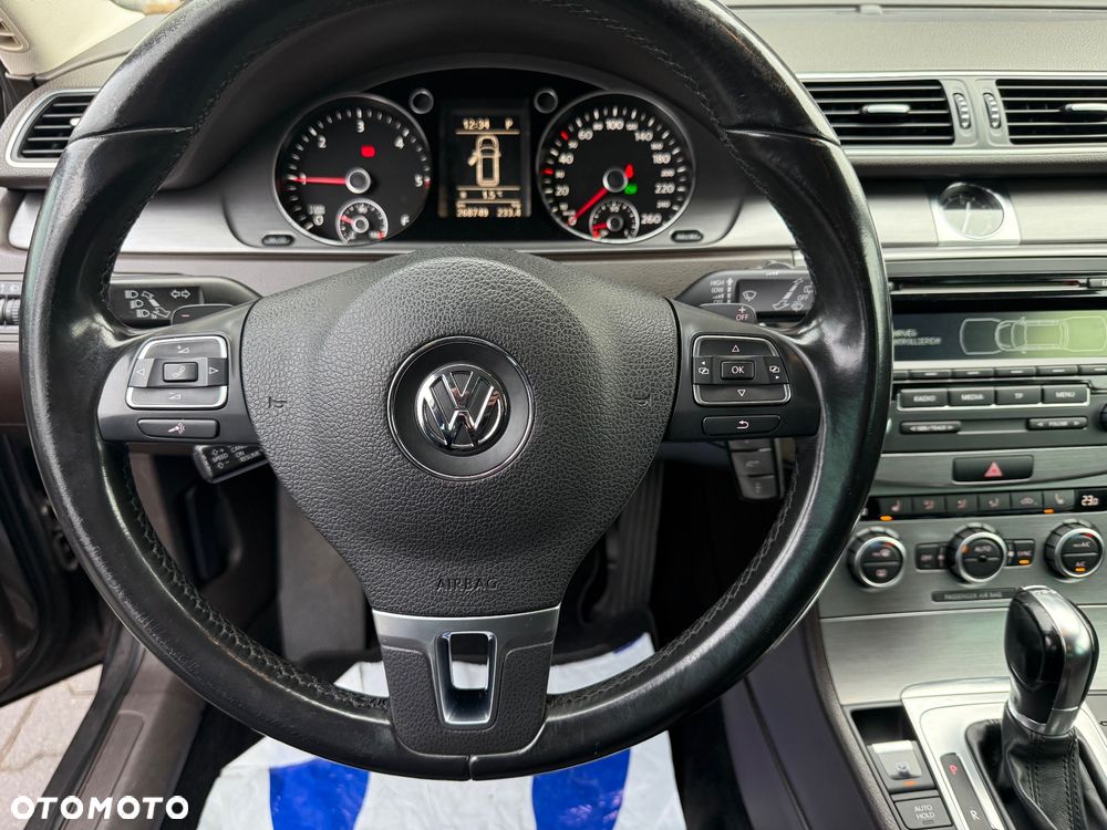 Volkswagen Passat 2.0 TDI Comfortline DSG - 23