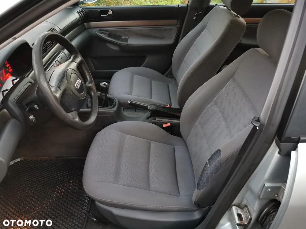 Audi A4 Limousine - 15