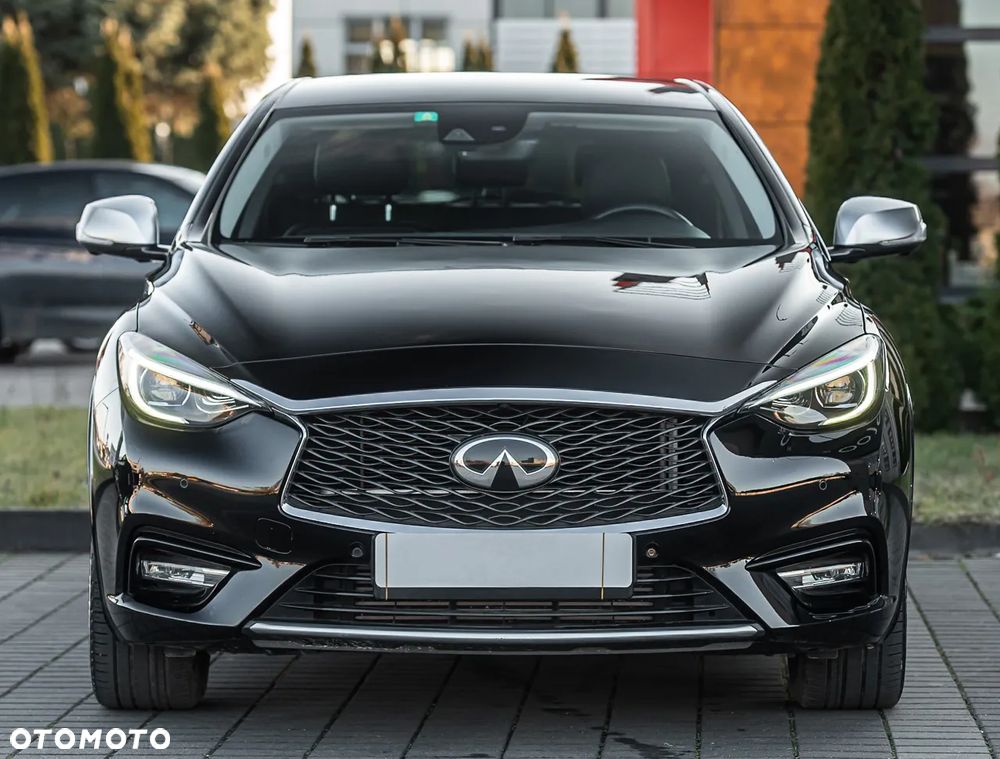 Infiniti Q30 1.6t Premium - 4