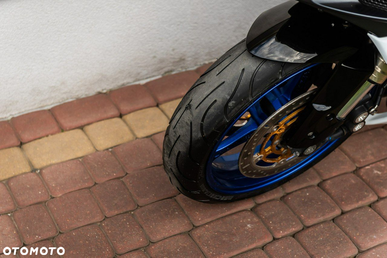 Suzuki GSX-R - 7