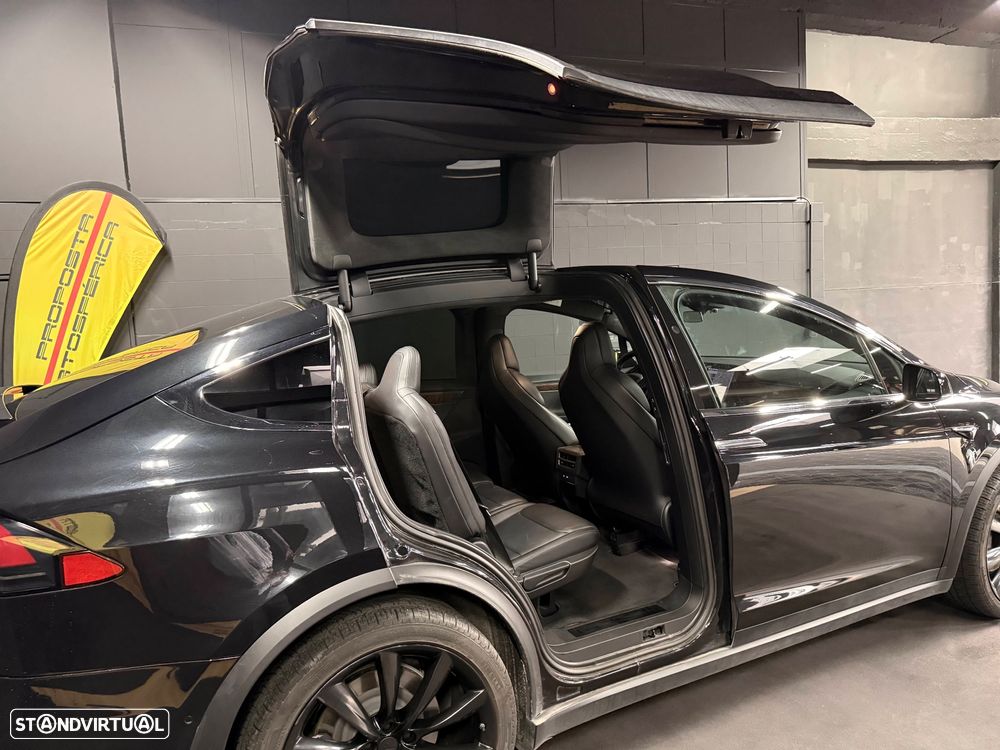 Tesla Model X 100D - 12