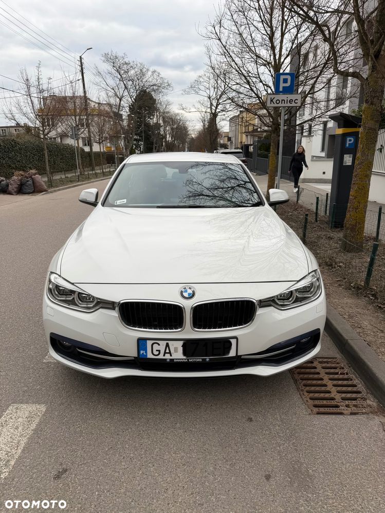 BMW Seria 3 318i - 1