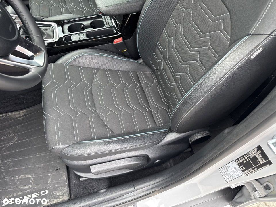 Kia XCeed - 19