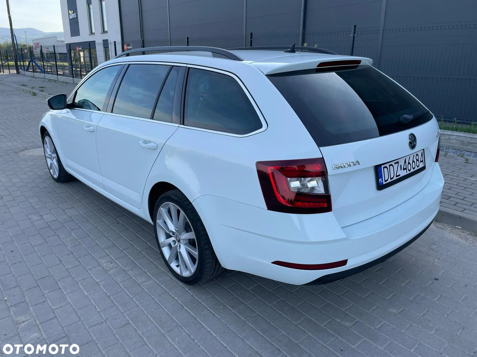 Skoda Octavia 1.8 TSI (Green tec) DSG Ambition - 4