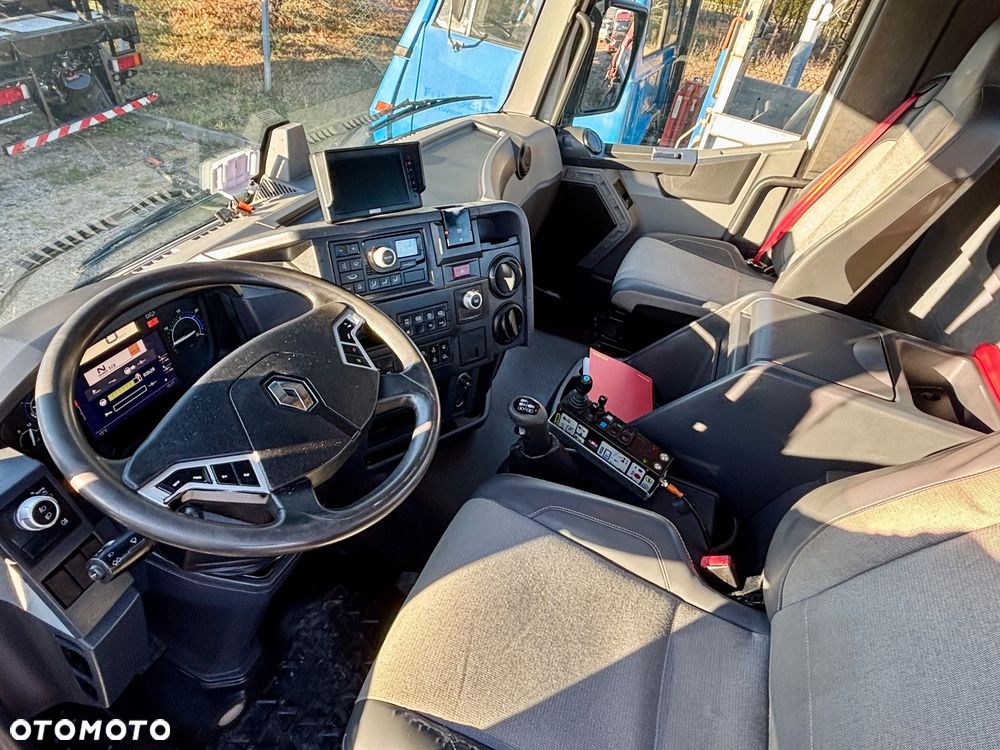 Renault Kerax 460 KM 8x2 hakowiec tylna os podnoszona oraz skretna Sprowadzony ze Szwajcarii - 7